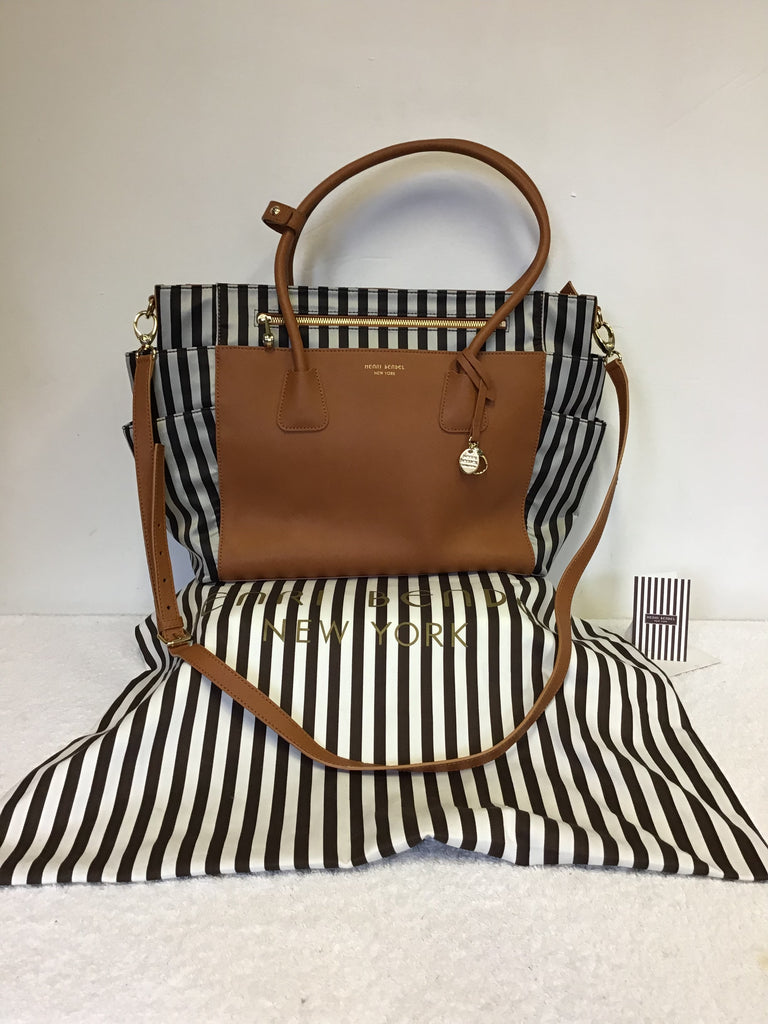 Henri bendel 2025 travel bag