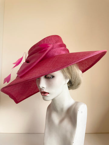 BRAND NEW UNBRANDED PINK BOW & FEATHER TRIM WIDE SHAPED BRIM FORMAL HAT