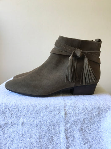 BRAND NEW MARKS & SPENCER OLIVE BROWN SUEDE TASSEL TRIM ANKLE BOOTS SIZE 5.5/39