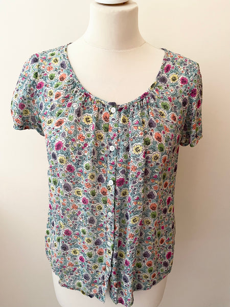 BODEN DUCK EGG & MULTI COLOURED FLORAL PRINT SHORT SLEEVED TOP SIZE 12