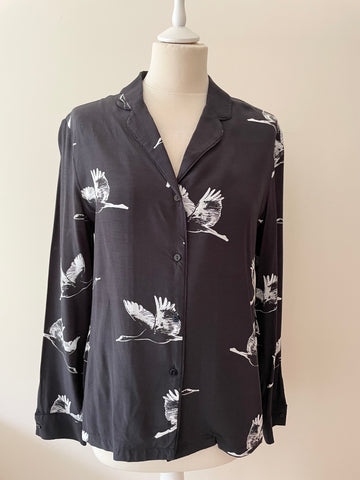 MINT VELVET BLACK & WHITE BIRD PRINT LONG SLEEVE SHIRT SIZE 8
