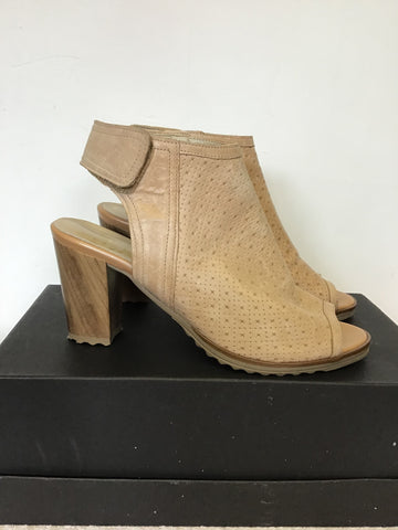 DANIEL BEIGE LEATHER SLINGBACK PEEPTOE HEELS SIZE 5/38