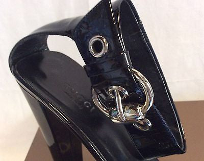Gucci Black Patent Buckle Trim Strap Heeled Sandals Size 7/40.5 - Whispers Dress Agency - Sold - 4