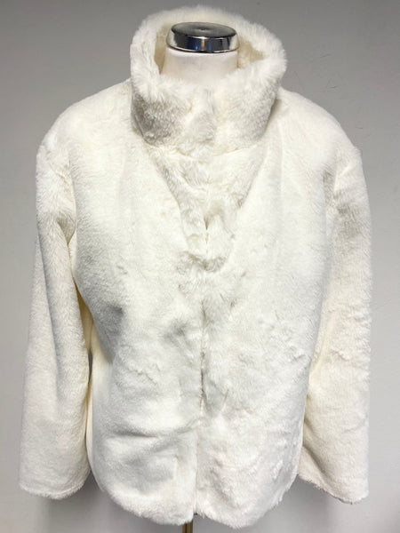 BRAND NEW FASHIONABLE WHITE FAUX FUR JACKET SIZE 3XL UK 16