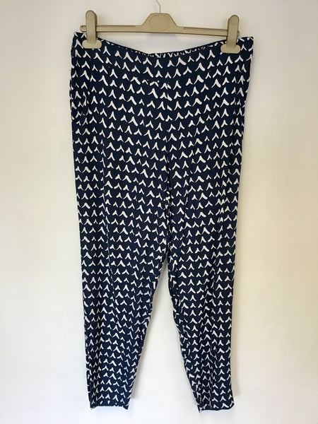 RCA FOR MONSOON NAVY & WHITE PRINT TROUSERS SIZE 10