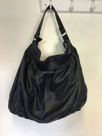 NICOLE FARHI NAVY BLUE LEATHER LARGE SHOULDER/ HAND BAG