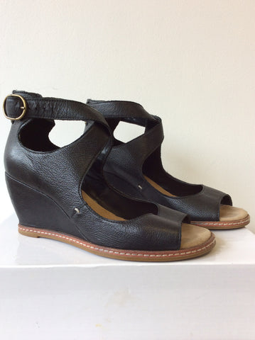 CLARKS BLACK LEATHER PEEPTOE WEDGE HEEL SANDALS SIZE 4.5/37.5