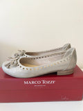 MARCO TOZZI GABBY PALE GOLD METALLIC BOW TRIM FLATS SIZE 5/38