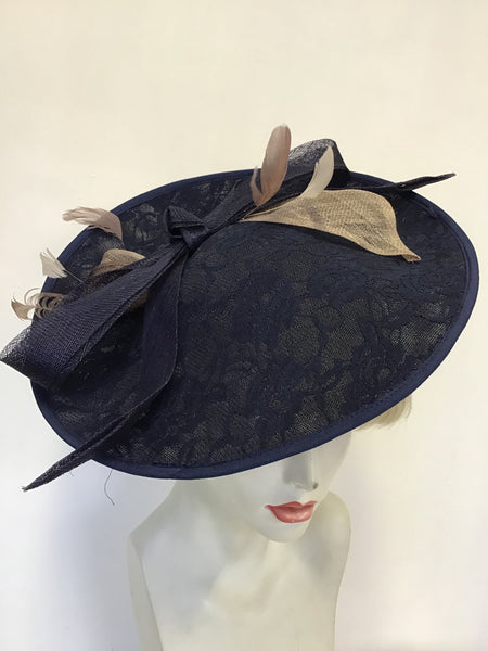 UNBRANDED DARK NAVY BLUE LACE HATINATOR WITH BOW & BEIGE/BROWN FEATHERS
