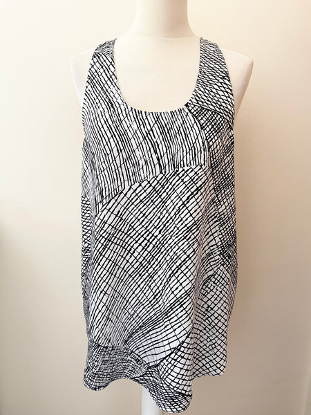 REISS BLACK & IVORY PRINT SLEEVELESS RACE BACK TOP SIZE 12