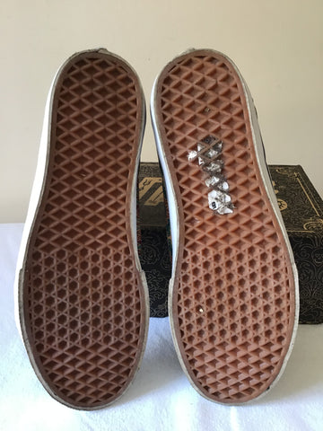 VANS NAVY BLUE & MULTICOLOURED HIGH TOP SKATEBOARD SHOE SIZE 9.5/43