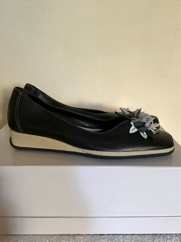 BRAND NEW VAN DAL NAVY BLUE & WHITE WEDGE HEELS SIZE 4/37