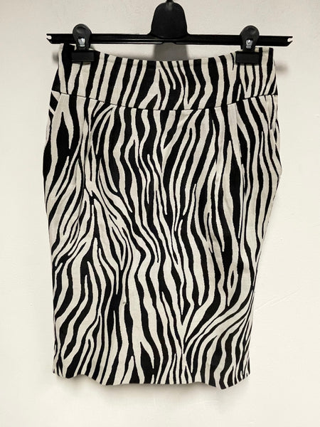 JAEGER BLACK & IVORY ZEBRA PRINT PENCIL SKIRT SIZE 8