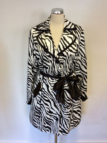 MAGGIOLINO BLACK & WHITE ZEBRA PRINT TRENCH COAT/ MAC SIZE L