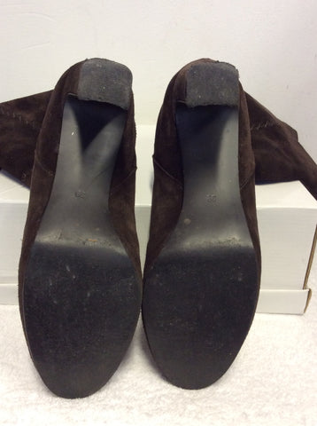 DOLCIS DARK BROWN SUEDE KNEE LENGTH HEELED BOOTS SIZE 6/39
