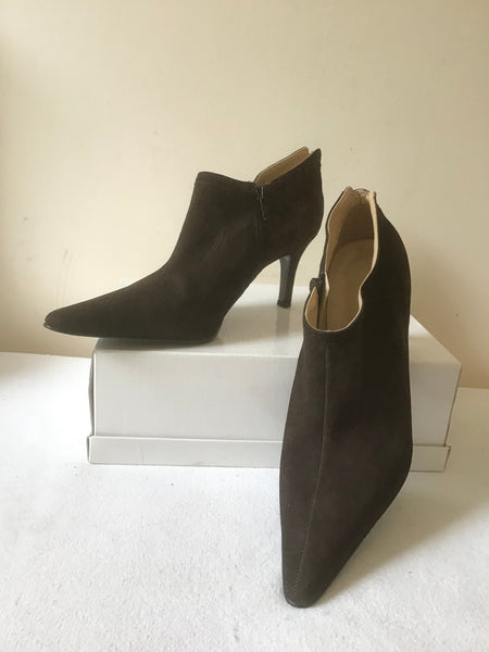 UNBRANDED BROWN SUEDE BOOTIE HEELS SIZE 6/39
