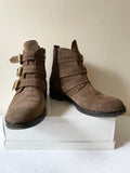 DANIEL BROWN SUEDE BUCKLE & STUD TRIM ANKLE BOOTS SIZE 4/37