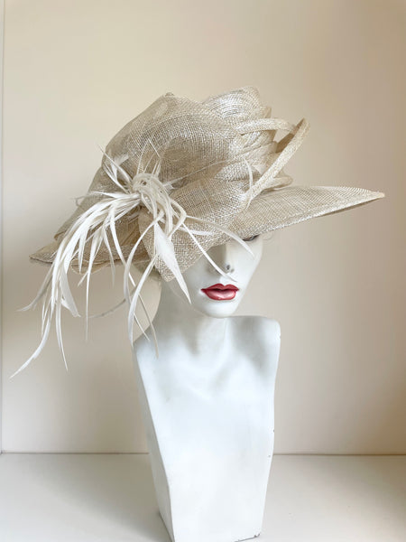HAT STUDIO CREAM METALLIC BOW & IVORY FEATHER TRIM FORMAL HAT