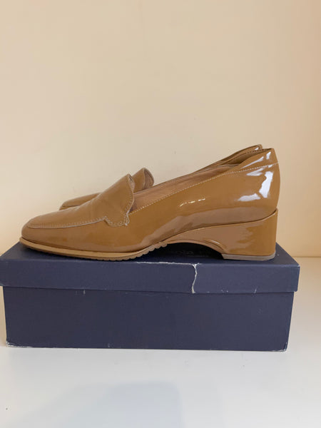 ITALIAN PAOLA CIPRIANI CAMEL PATENT LEATHER SLIP ON HEELED LOAFERS SIZE 4/37