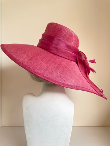 BRAND NEW UNBRANDED PINK BOW & FEATHER TRIM WIDE SHAPED BRIM FORMAL HAT