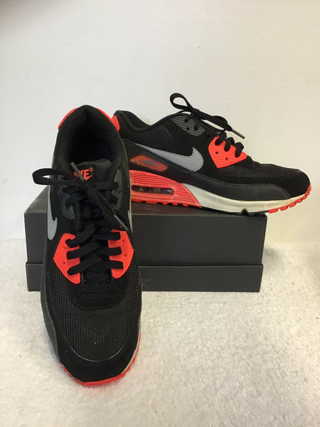 NIKE AIR MAX 90 ESSENTIAL BLACK,WOLF GREY & ATOMIC RED TRAINERS SIZE 9/44