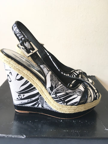 KAREN MILLEN BLACK & WHITE PRINT WEDGE HEEL SANDALS SIZE 5/38