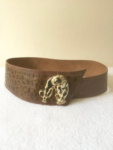 BROWN LEATHER CROC EFFECT SHAPED WIDE BELT WITH GOLD LEOPARD DETAIL TRIM SIZE S/M