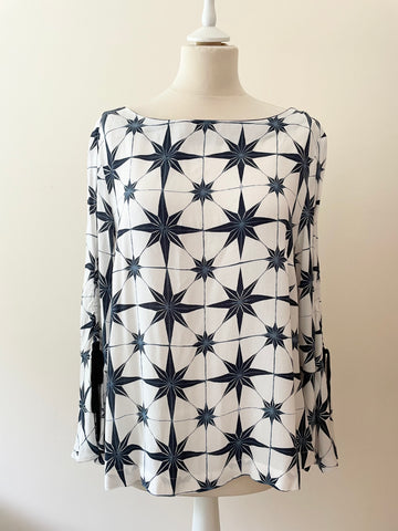 MINT VELVET BLUE & WHITE STAR PRINT LONG FLUTED TIE SLEEVE TOP SIZE 16