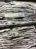 OUI BLACK & IVORY PRINT A LINE MINI SKIRT SIZE 14