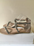 BRAND NEW MODA IN PELLE TAUPE & DAIAMANTE STUD TRIM STRAP FLAT SANDALS SIZE 7/40