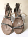 BRAND NEW MODA IN PELLE TAUPE & DAIAMANTE STUD TRIM STRAP FLAT SANDALS SIZE 7/40