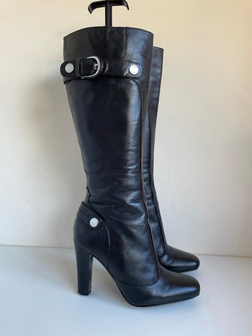 KAREN MILLEN BLACK LEATHER BUCKLE TRIM HEELED KNEE LENGTH BOOTS SIZE 5/38