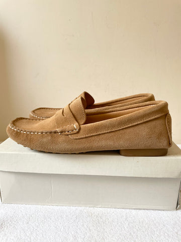 BODEN PENNY BEIGE SUEDE LOAFER FLATS/ DRIVING SHOES SIZE 7/40