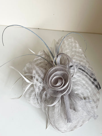 TAILOR MADE LIGHT GREY FLOWER,FEATHER & STICK TRIM FASCINATOR ON SATIN HEADBAND