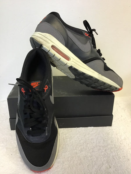 NIKE AIR MAX VP WOLF GREY & BLACK TRAINERS SIZE 9/44