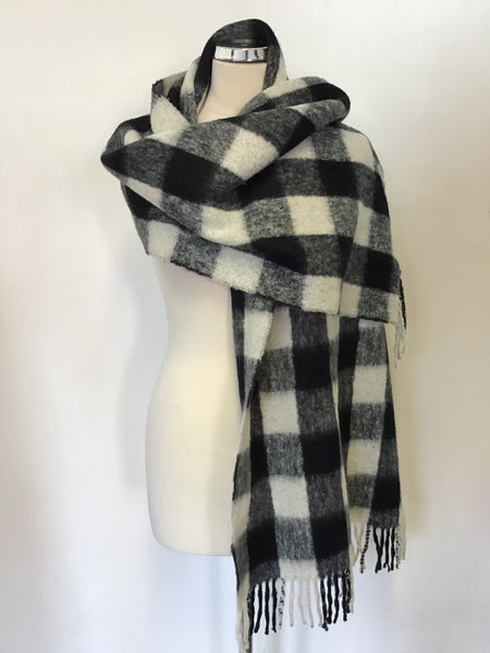 HOBBS BLACK & WHITE CHECK WRAP/ SCARF
