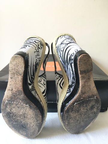 KAREN MILLEN BLACK & WHITE PRINT WEDGE HEEL SANDALS SIZE 5/38