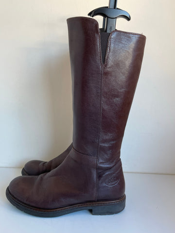 RUSSELL & BROMLEY DARK BROWN LEATHER BOOTS SIZE 2.5/35