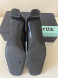 BERTIE BLACK LEATHER HEELED COURT SHOES SIZE 5/38