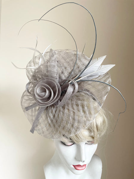 TAILOR MADE LIGHT GREY FLOWER,FEATHER & STICK TRIM FASCINATOR ON SATIN HEADBAND