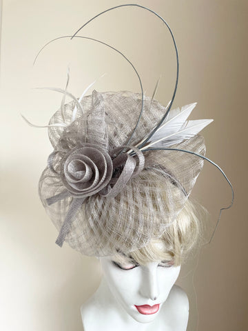 TAILOR MADE LIGHT GREY FLOWER,FEATHER & STICK TRIM FASCINATOR ON SATIN HEADBAND