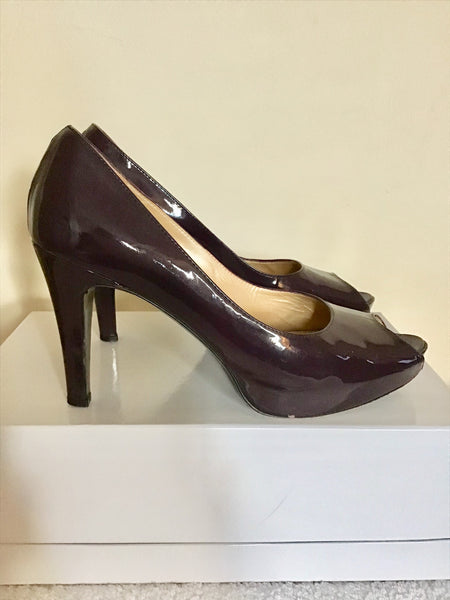 RUSSELL & BROMLEY AUBERGINE PEEP TOE PATENT LEATHER HEELS SIZE 6.5 / 39.5