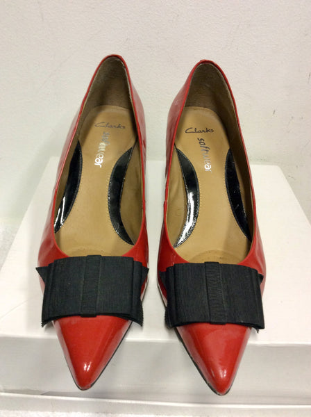 CLARKS SOFTWEAR RED PATENT & BLACK BOW TRIM HEELS SIZE 8/42