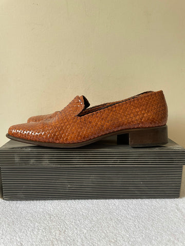 KINGSMILL TAN PLAITED WEAVE ITALIAN ALL LEATHER SLIP ON SHOES SIZE 7/40