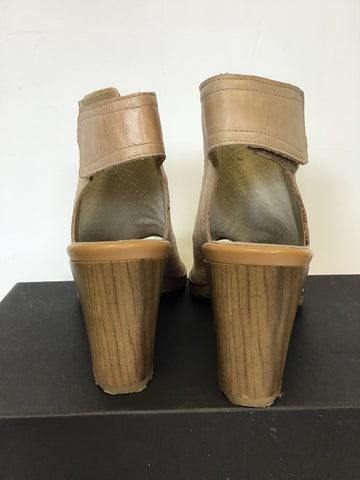 DANIEL BEIGE LEATHER SLINGBACK PEEPTOE HEELS SIZE 5/38