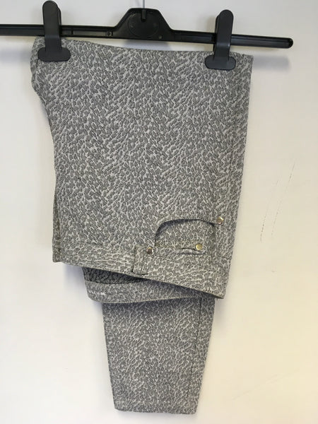 WHISTLES LIGHT GREY PRINT ANKLE GRAZER JEANS SIZE 34”