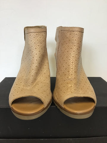 DANIEL BEIGE LEATHER SLINGBACK PEEPTOE HEELS SIZE 5/38