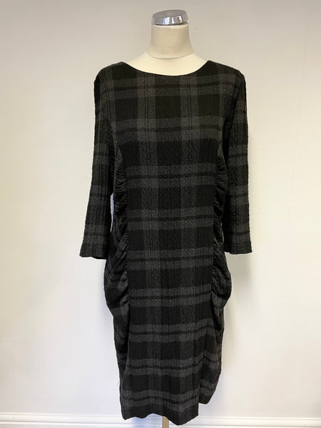 PHASE EIGHT BLACK & GREY STRIPE RUCHED SIDE 3/4 SLEEVE PENCIL DRESS SIZE 18