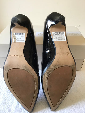 CLARKS BLACK PATENT LEATHER HEELS SIZE 5/38