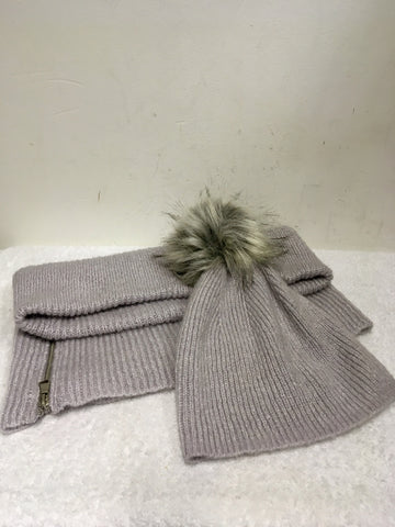 MINT VELVET LIGHT GREY FAUX FUR BOBBLE HAT & MATCHING SNOOD ONE SIZE